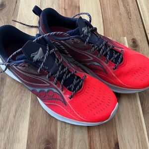 Saucony Kinvara 13 Vizi Red - Like New
